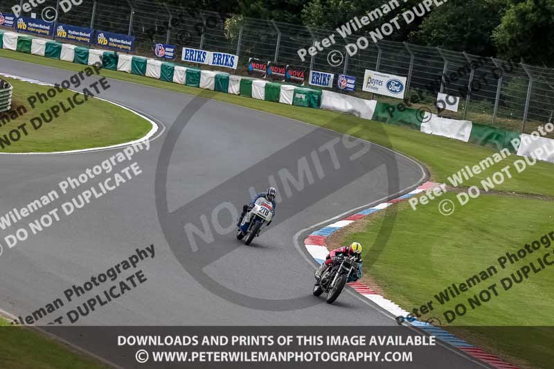 Vintage motorcycle club;eventdigitalimages;mallory park;mallory park trackday photographs;no limits trackdays;peter wileman photography;trackday digital images;trackday photos;vmcc festival 1000 bikes photographs